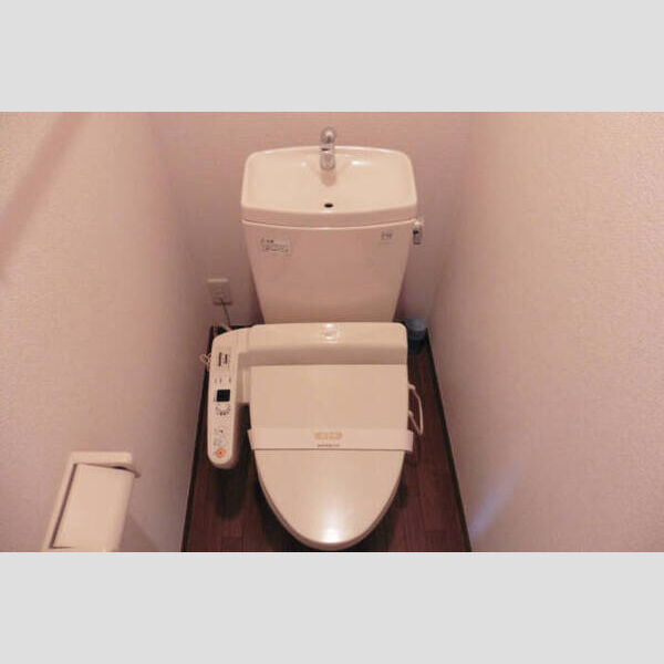 トイレ (温水洗浄便座設置済み)