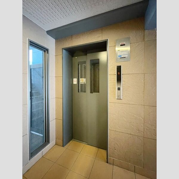 現地周辺 (エレベーター)