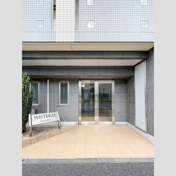 エントランス (エントランス)