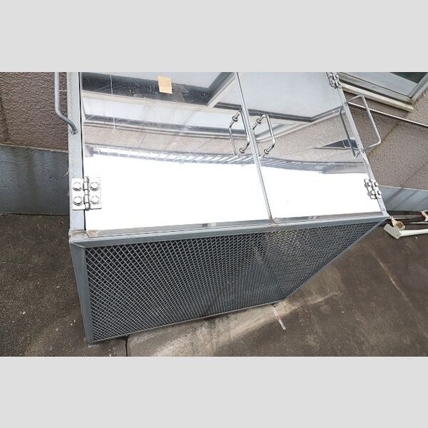 現地周辺 (専用ゴミ置き場)