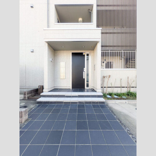 エントランス (エントランス)