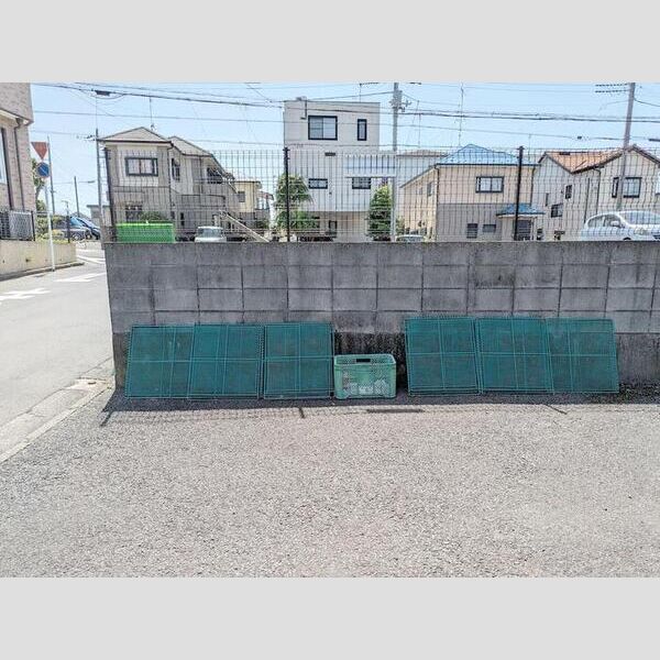 現地周辺 (ゴミ置き場)
