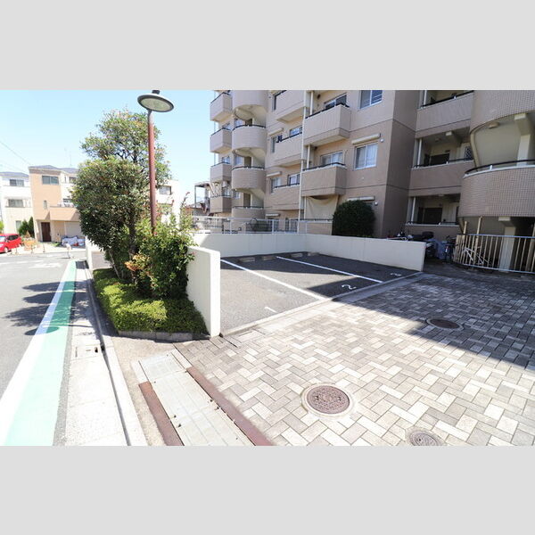 駐車場 (駐車場)