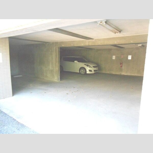 現地周辺 (駐車場)