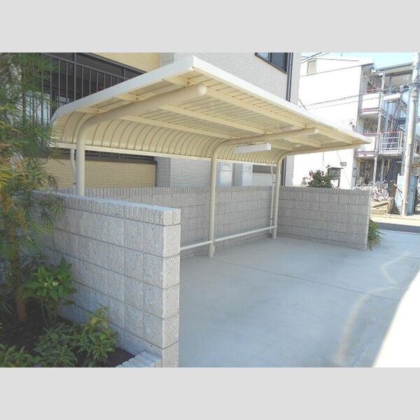 現地周辺 (駐輪場)