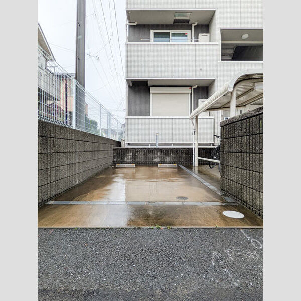 駐車場 (駐車場)
