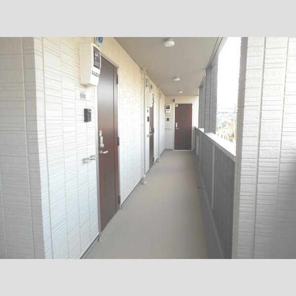 現地周辺 (外廊下)