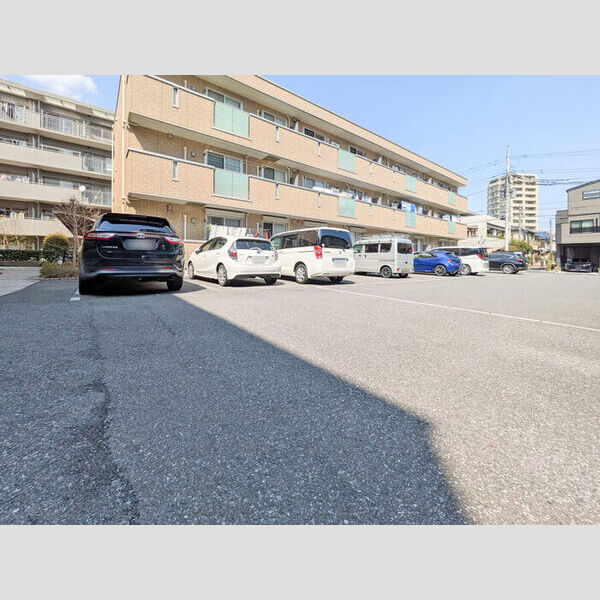 駐車場 (駐車場)