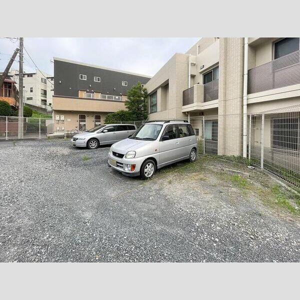 駐車場 (駐車場)