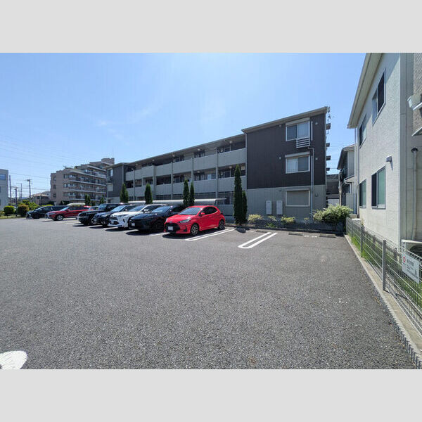 駐車場 (駐車場)