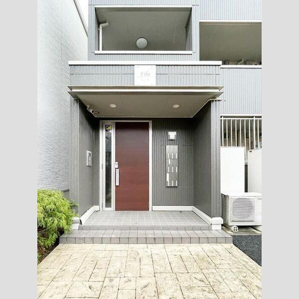 エントランス (エントランス)