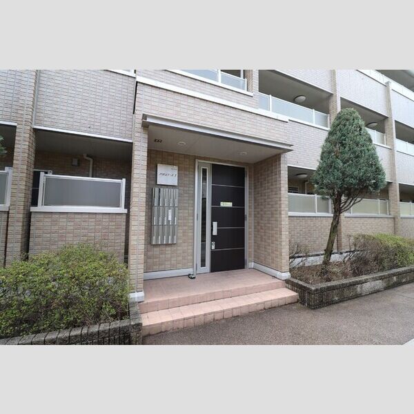 エントランス (エントランス)