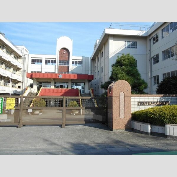 現地周辺 (さいたま市立大牧小学校(909m))