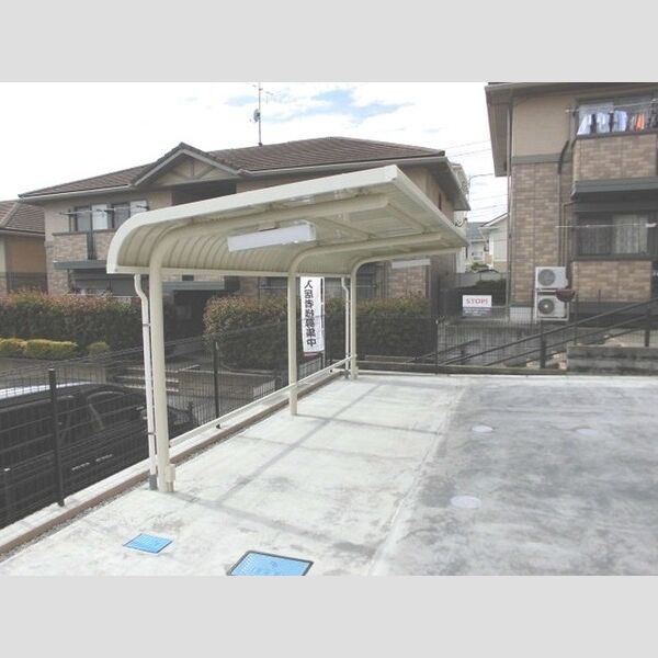 現地周辺 (駐輪場)