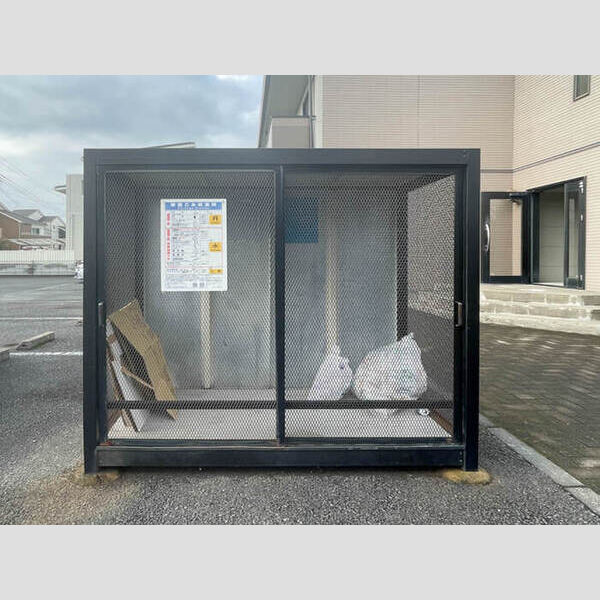 現地周辺 (ゴミ置場)