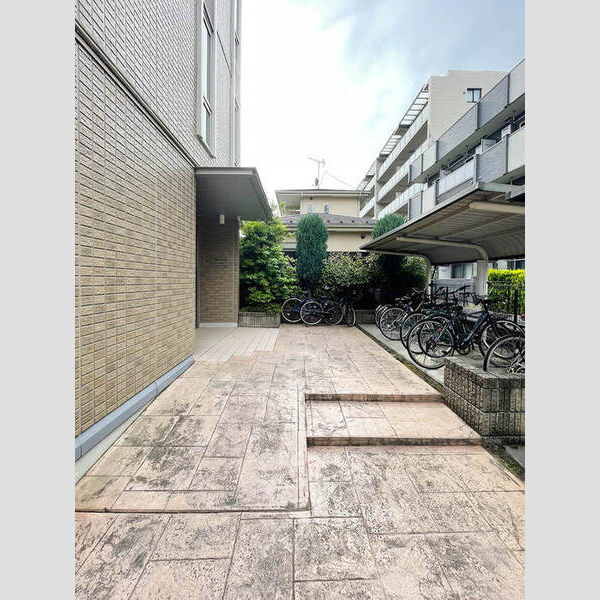エントランス (エントランス)