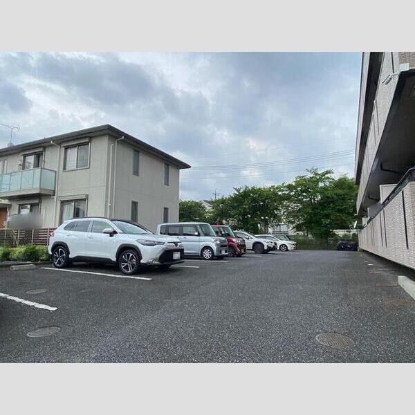駐車場 (駐車場)