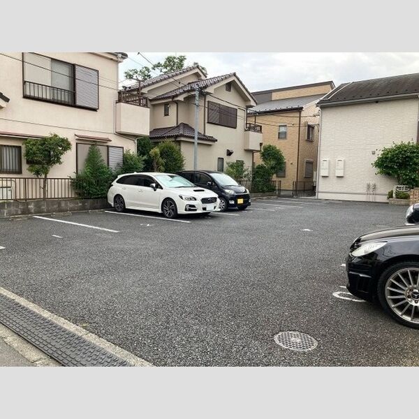 駐車場 (駐車場)