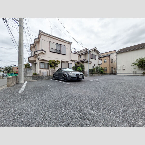 駐車場 (駐車場)