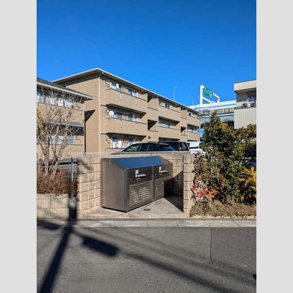 現地周辺 (ごみ置き場)