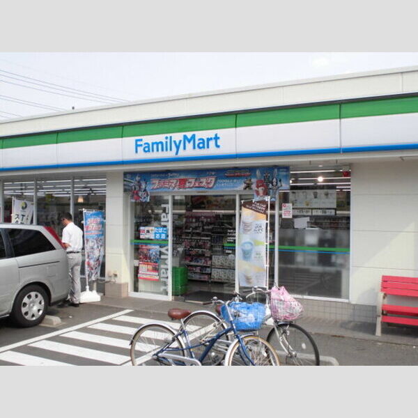 現地周辺 (ファミリーマートさいたま原山二丁目店(483m))