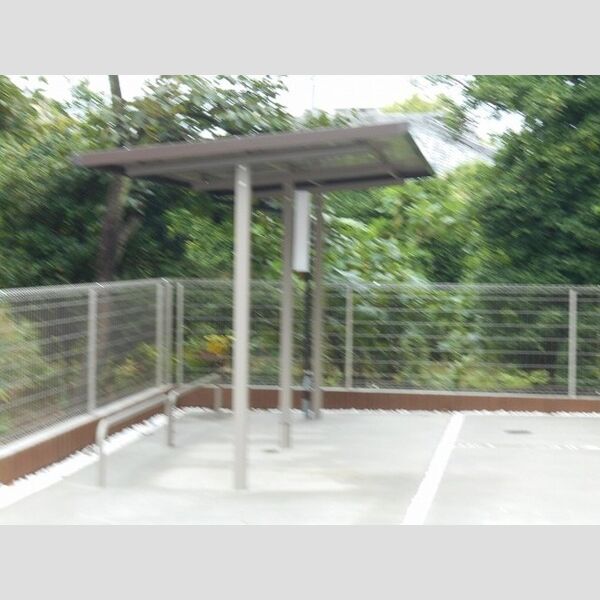 現地周辺 (駐輪場)