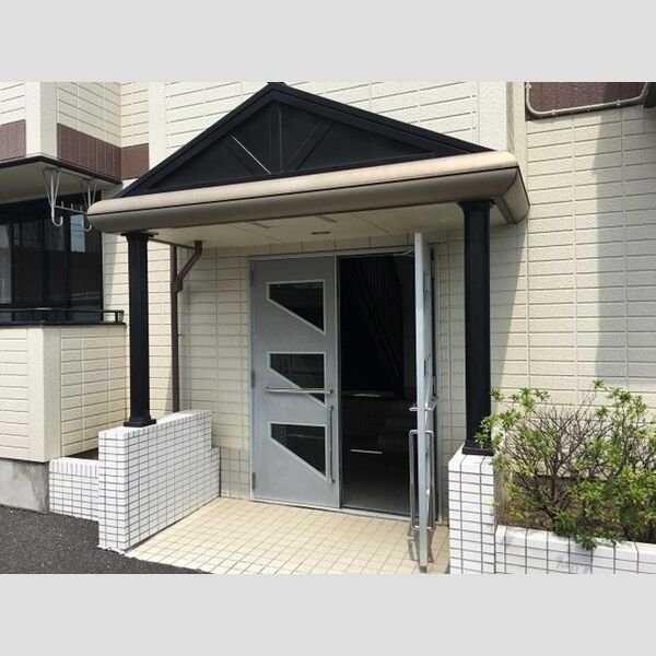 エントランス (エントランス)