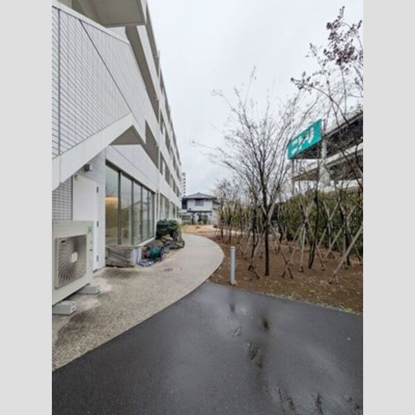 現地周辺 (共用通路)