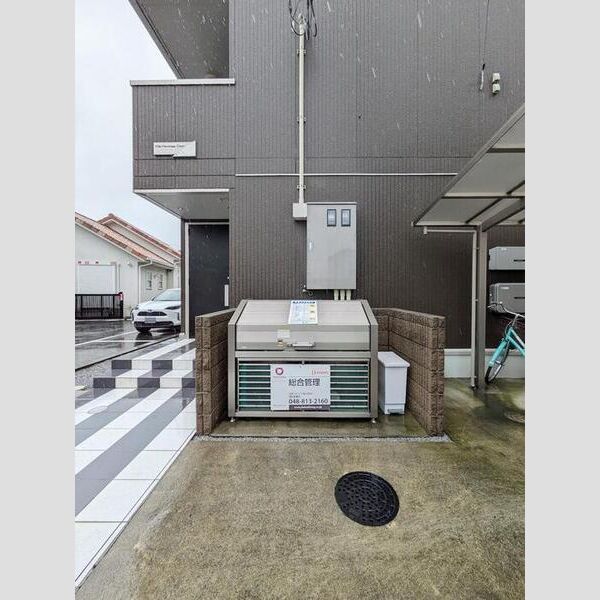 現地周辺 (専用ゴミ置き場)