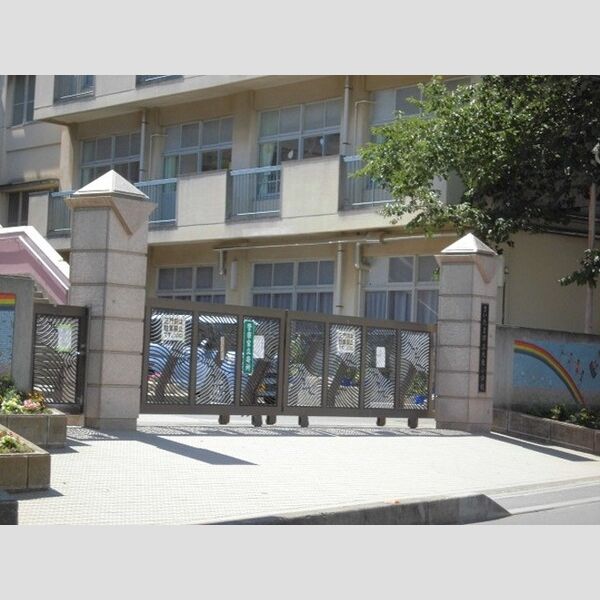 現地周辺 (さいたま市立大東小学校(906m))