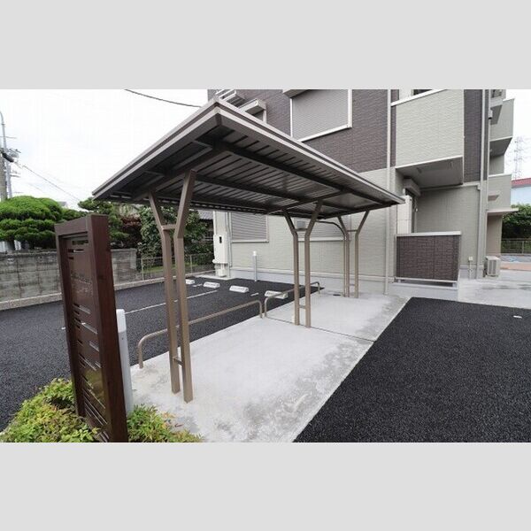 現地周辺 (駐輪場)