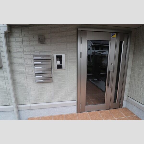 エントランス (エントランス)