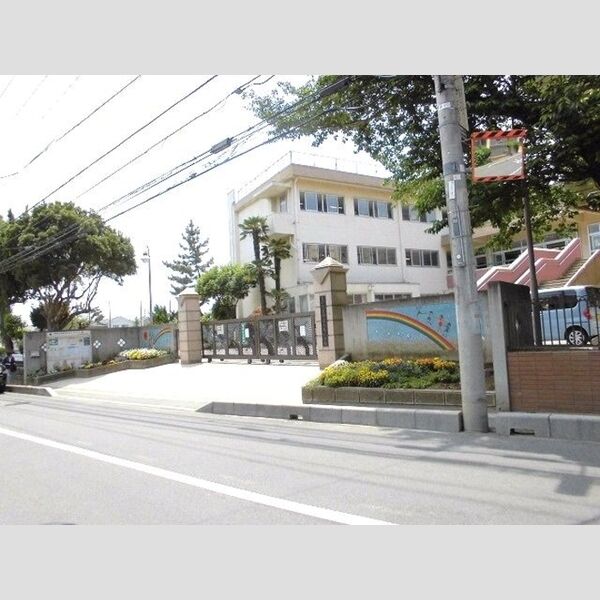 現地周辺 (さいたま市立大東小学校(641m))