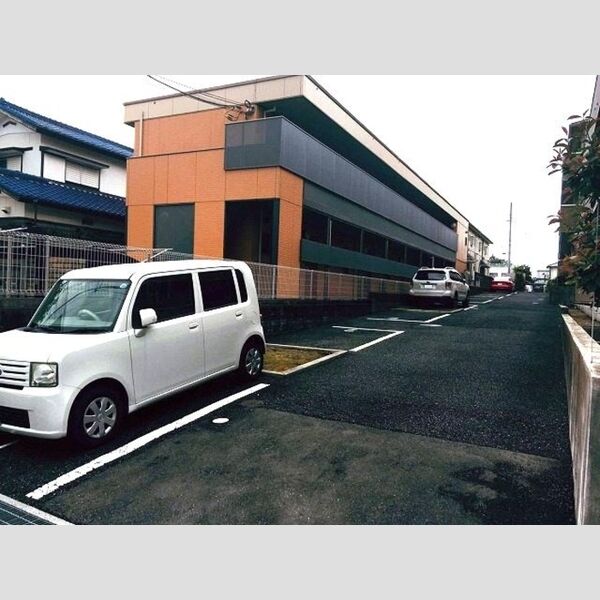 駐車場 (駐車場)