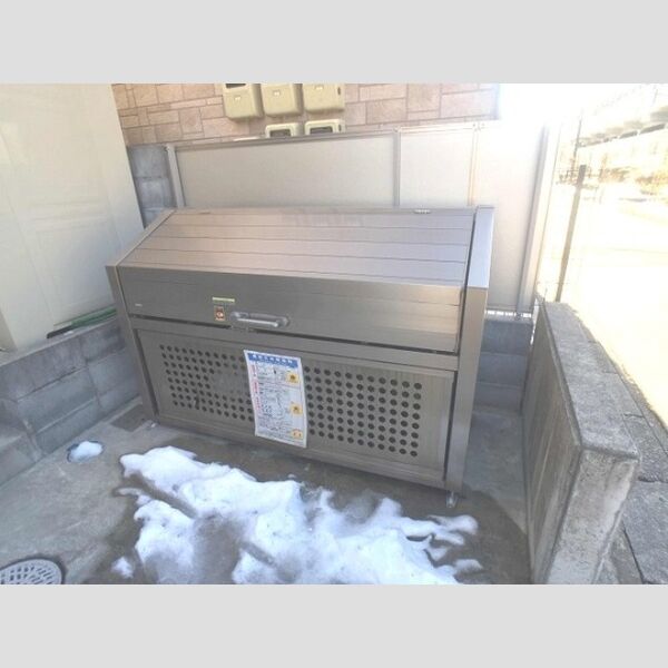 現地周辺 (ゴミ置き場)