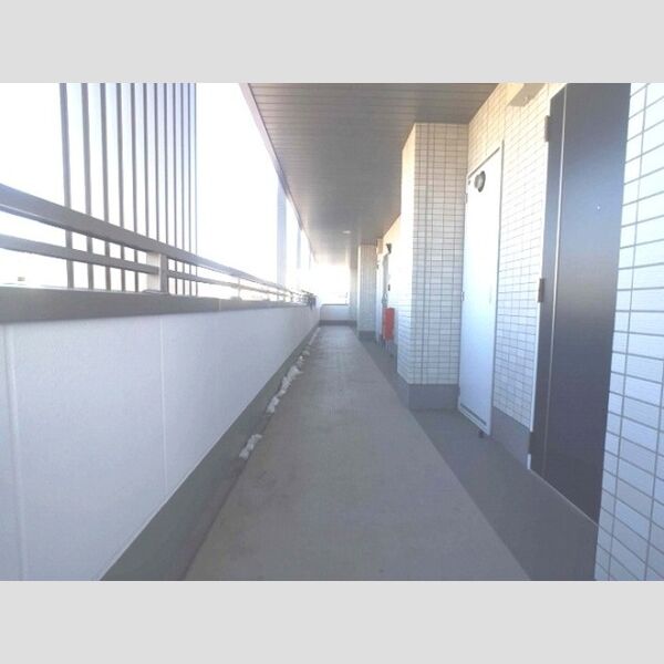 現地周辺 (外廊下)