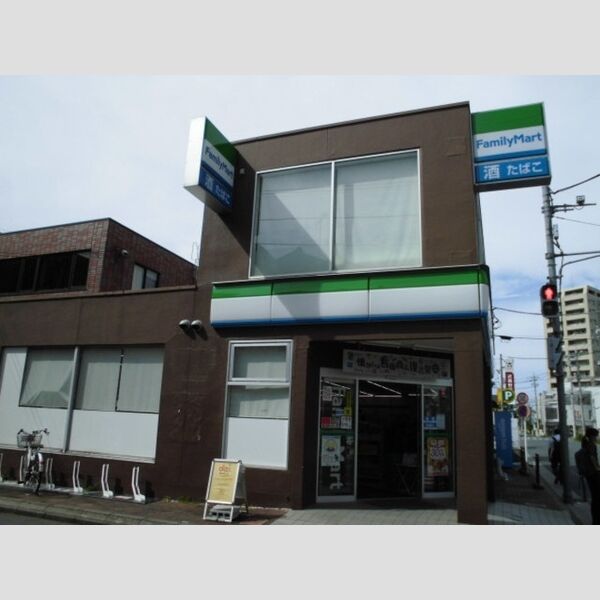 現地周辺 (ファミリーマート武蔵浦和駅東店)