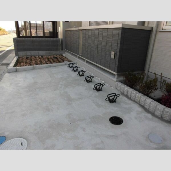 現地周辺 (駐輪場)