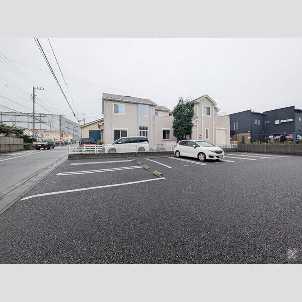 駐車場 (駐車場)