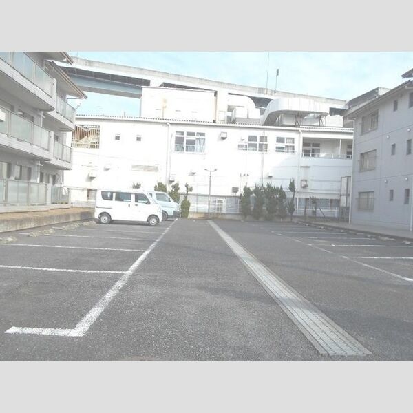 駐車場 (駐車場)