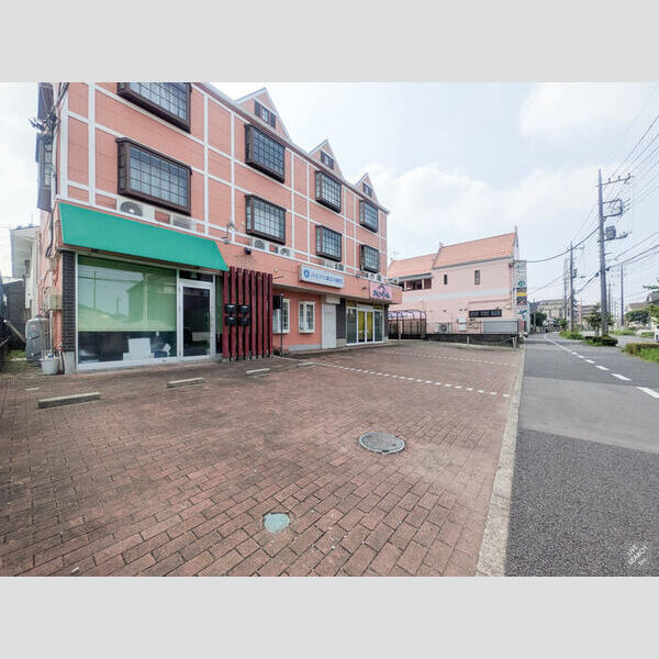 駐車場 (駐車場)