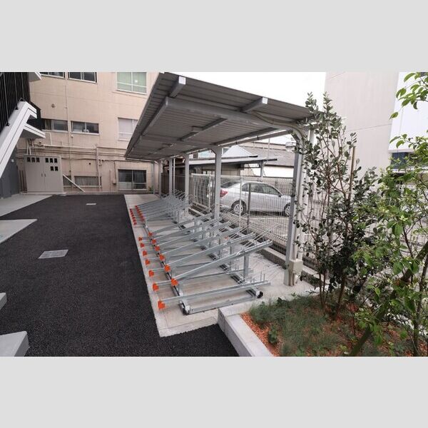 現地周辺 (駐輪場)