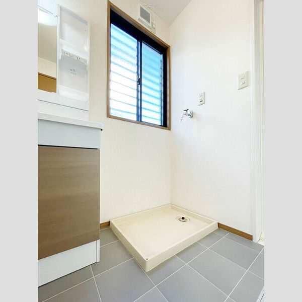 その他 (室内洗濯機置き場)