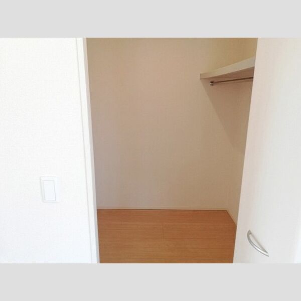 収納 (ウォークインクローゼット)