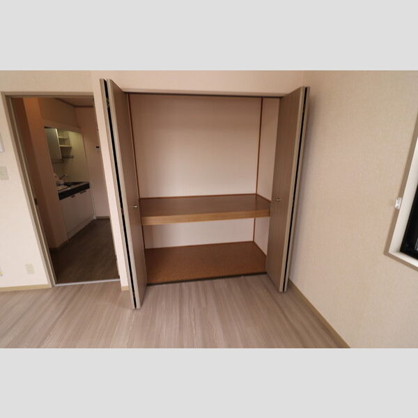収納 (物入)