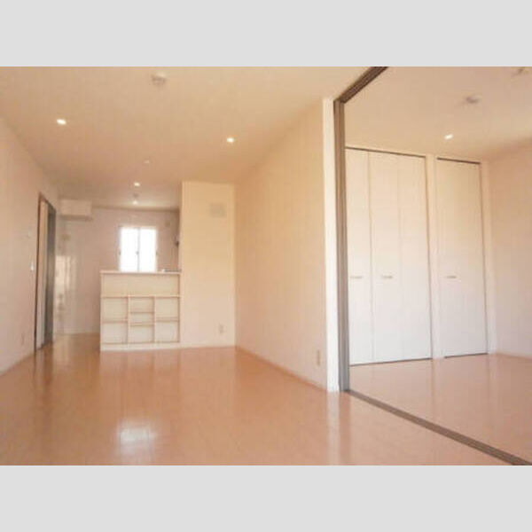 居室・リビング (明るい雰囲気のリビング!!)