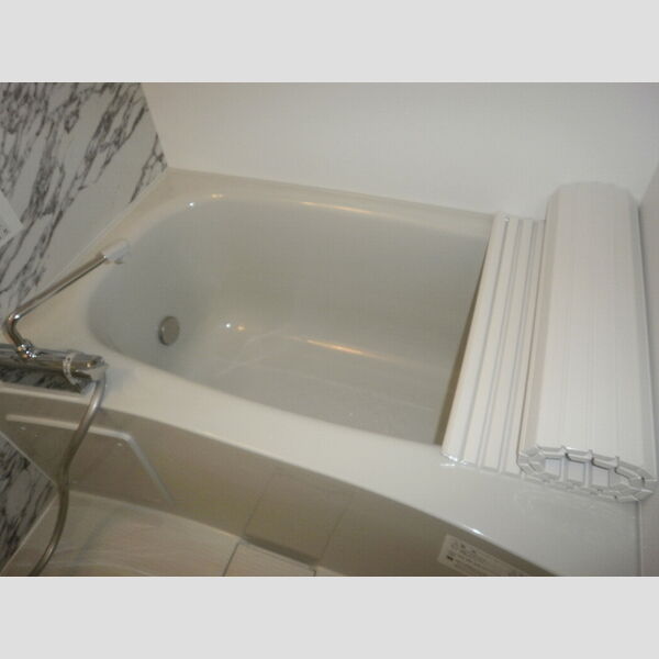 バス (浴室　追い焚き給湯付)