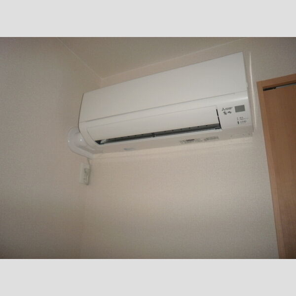 その他設備 (各居室エアコン付いてます(写真は西部屋))