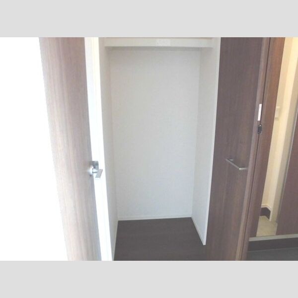 収納 (玄関横　物入)