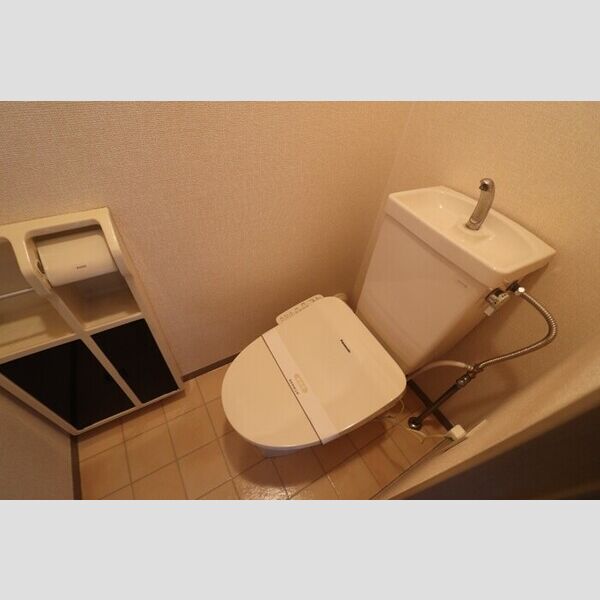 トイレ (温水洗浄暖房便座)